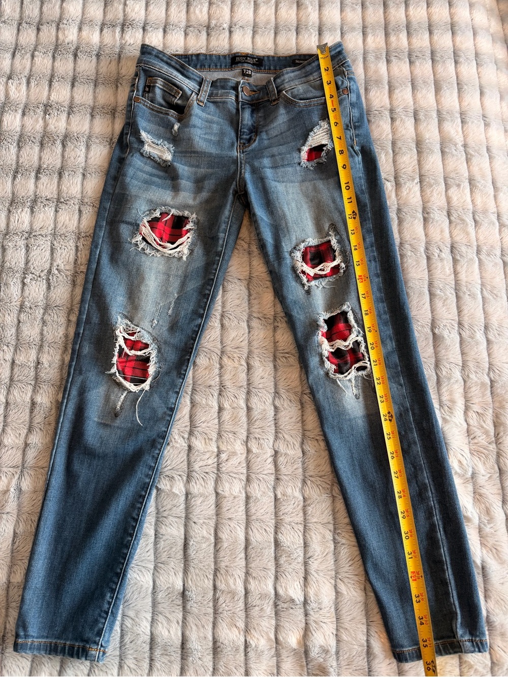 Judy Blue Distressed Buffalo Plaid Patch Skinny Fit Jeans 7/28